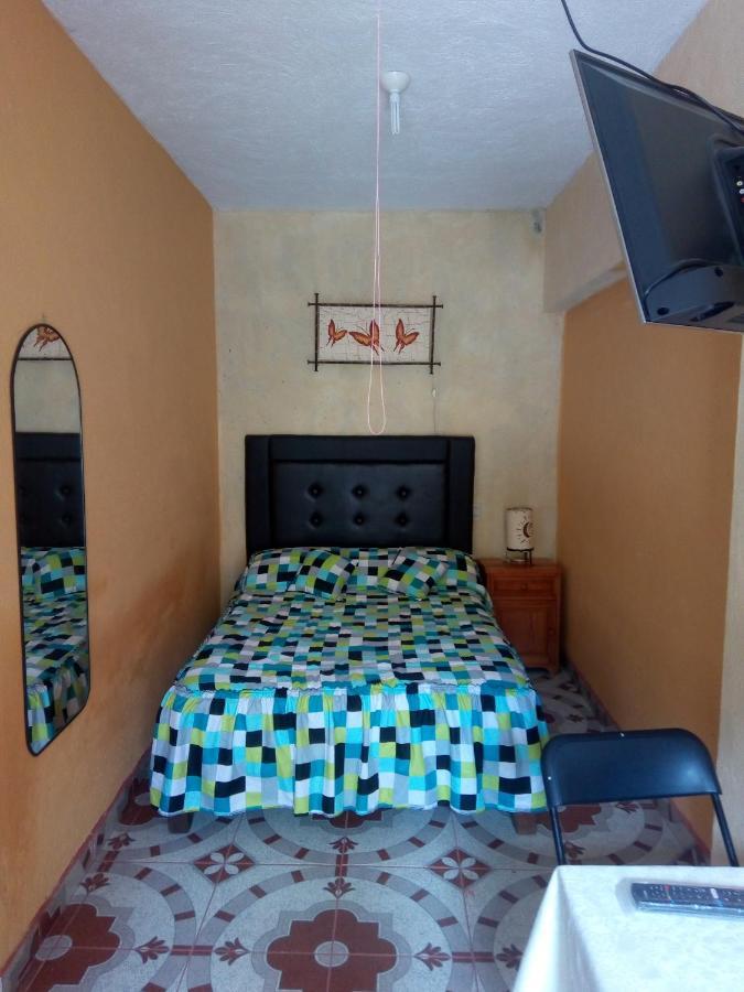 Hospedaje Casa Cortes - Recamaras De Descanso, Tepoztlan Mor - No Contamos Con Estacionamiento 外观 照片