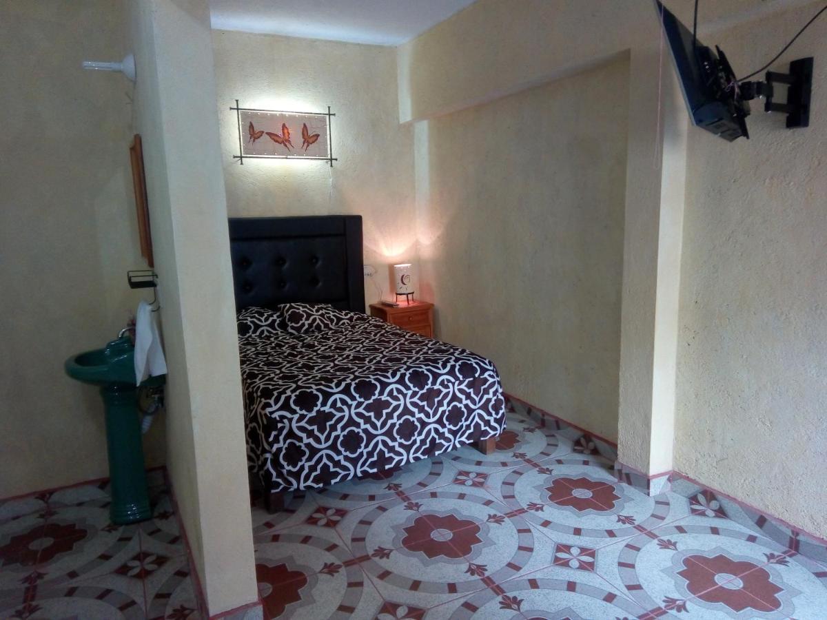 Hospedaje Casa Cortes - Recamaras De Descanso, Tepoztlan Mor - No Contamos Con Estacionamiento 外观 照片