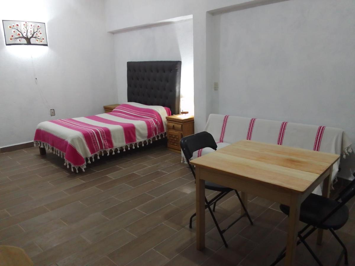 Hospedaje Casa Cortes - Recamaras De Descanso, Tepoztlan Mor - No Contamos Con Estacionamiento 外观 照片