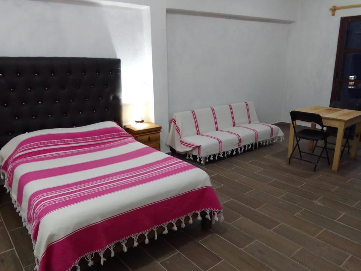 Hospedaje Casa Cortes - Recamaras De Descanso, Tepoztlan Mor - No Contamos Con Estacionamiento 外观 照片